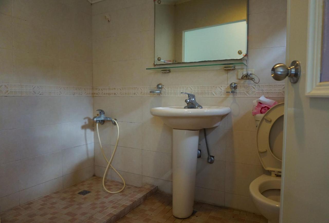 Hua Bin Hotel Yilan Kültér fotó